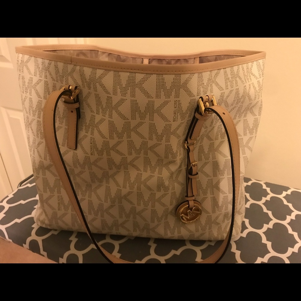 Michael Kors Vanilla Signature Medium Travel Tote